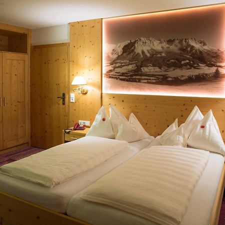 Landhotel Foehrenhof Елмау Стая снимка
