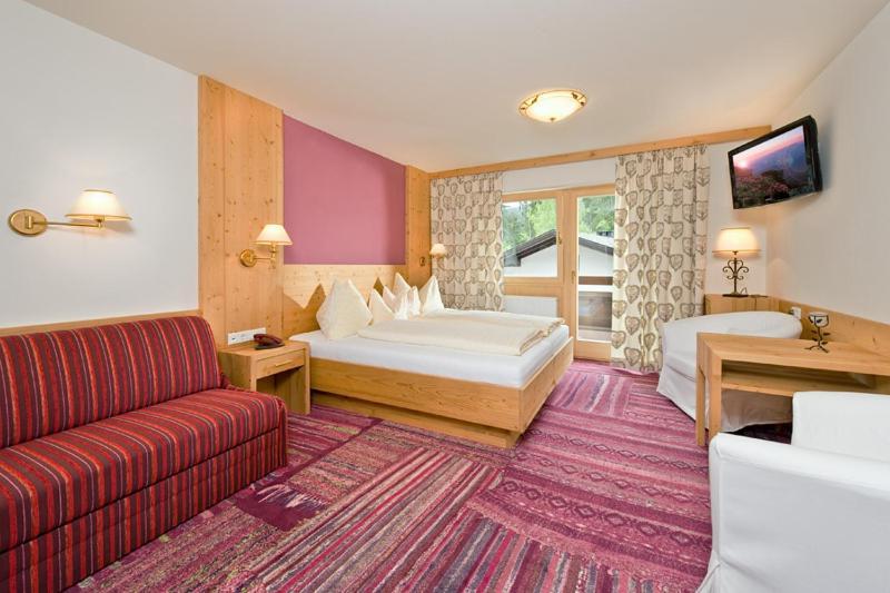 Landhotel Foehrenhof Елмау Екстериор снимка