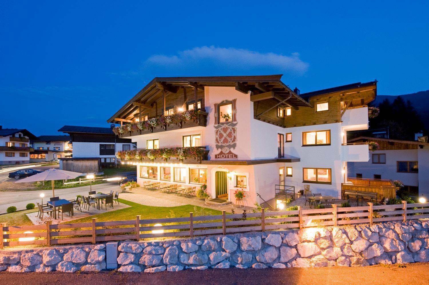Landhotel Foehrenhof Елмау Екстериор снимка