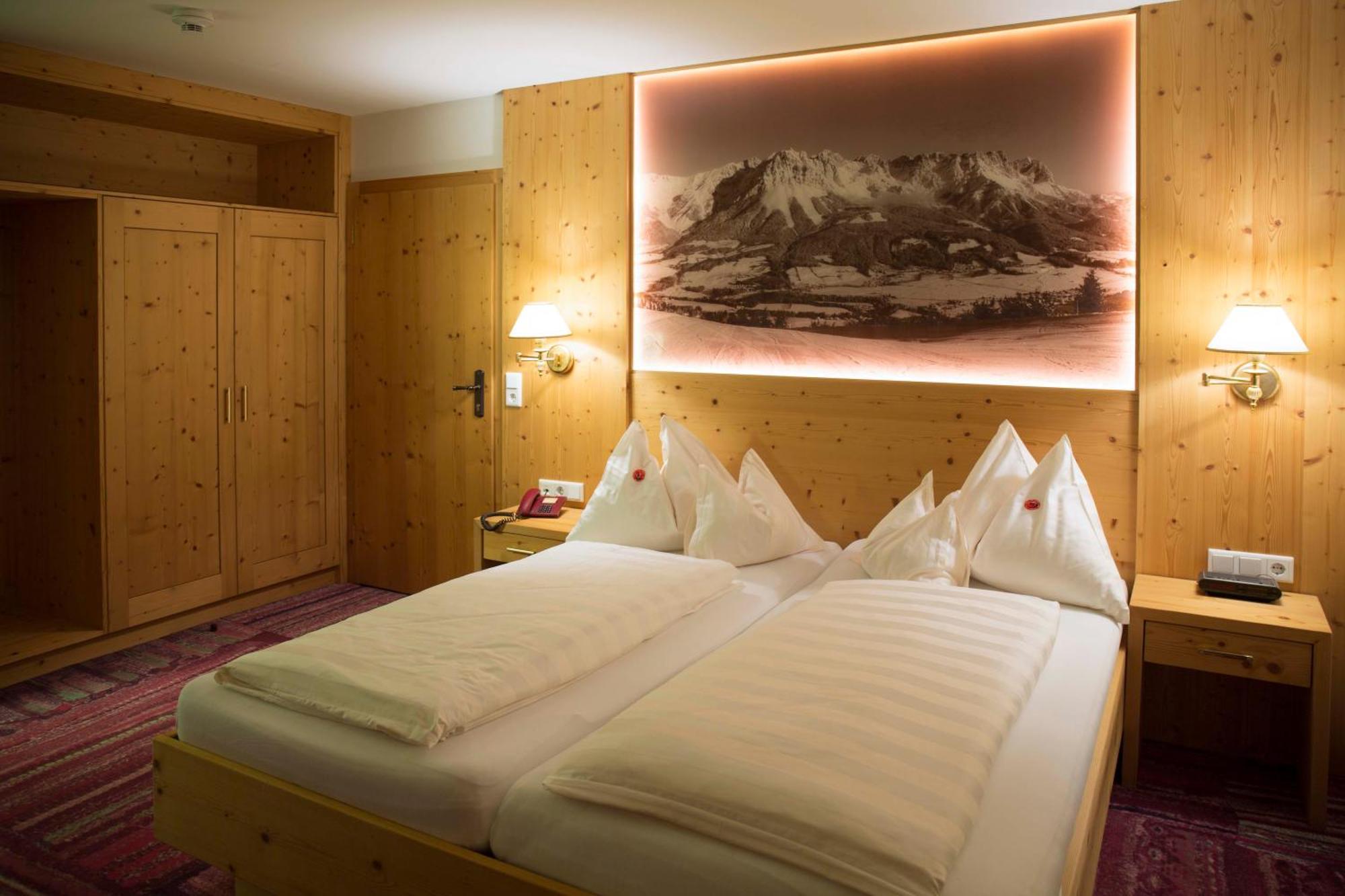 Landhotel Foehrenhof Елмау Стая снимка