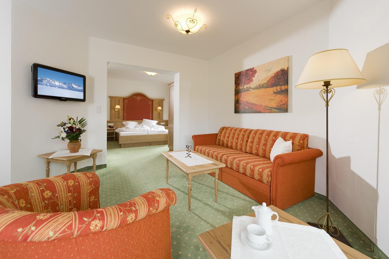 Landhotel Foehrenhof Елмау Екстериор снимка