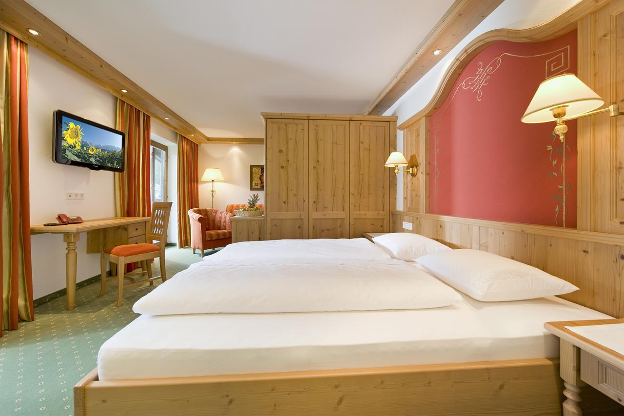 Landhotel Foehrenhof Елмау Екстериор снимка